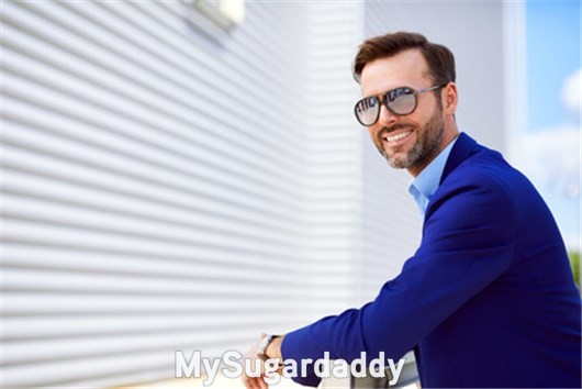 hombres seguros de sí mismos